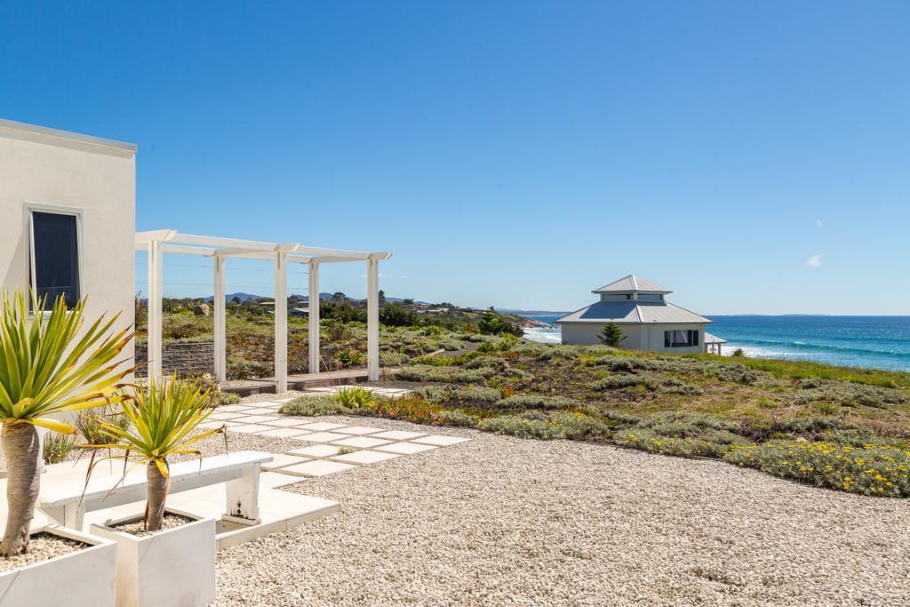 Saltwater - Absolute Oceanfront, Fire Pits, Some Villas With Hot Tubs And Sauna Falmouth Exterior photo